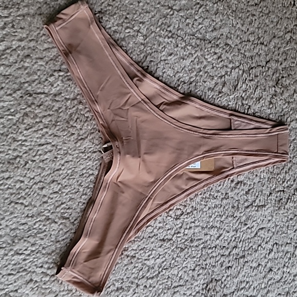 2/$25 NWT SKIMS Jelly SheerThong - Picture 3 of 6
